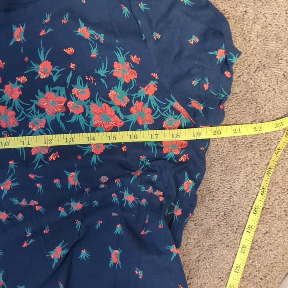 Lucky Brand Navy Floral T-Shirt. 2 For $10 - Picture 4 of 5